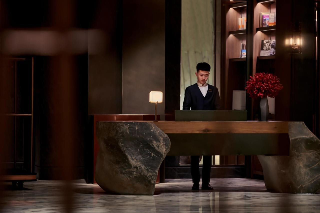 Mumian Beijing Daxing International Airport, Part Of Hyatt Hotel Екстериор снимка Concierge at the Mandarin Oriental, Beijing